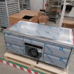 Low cooling counter with 4 drawers